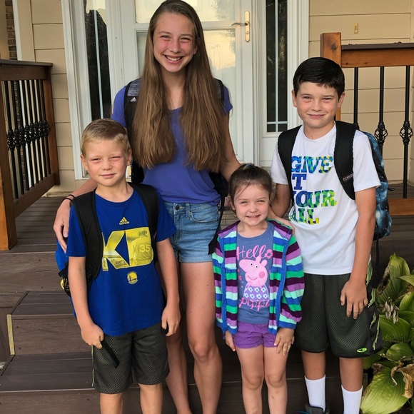 Meet your Posher, Mandy - Picture 3 of 3